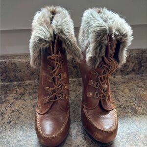 Boots with the fur